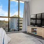 2Br Newmarket Retreat Cozy Stay On Broadway