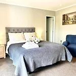 Private Guest Suite In Albany,Rosedale Amazing Bed,Netflix,Private Garden