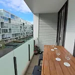 Pool-Bikes-Escooter! 2Bed Central