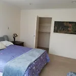 Ensuite Room1 Near Half Moon Bay