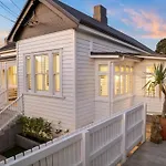 One Bedroom Homestay Ponsonby Villa
