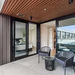 Stylish Apt With Balcony And Full Amenities