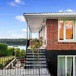 Executive Home On Paritai