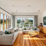 Magnificent Parkside Retreat