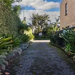 Unique Herne Bay Haven With Spa