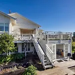 Magnificent Parkside Retreat