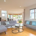 Epsom 4 Bedroom Holiday Home