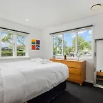 Stylish Northcote Point Bungalow