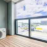Sophisticated One-Bedroom Hotel Suite In Parnell