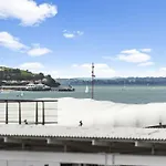 Waterfront 1 Bd Apt With Ac Wifi Princess Wharf