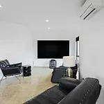 Awesome Designer 3Br Apt In The Heart Of Manukau