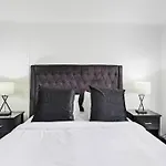 Awesome Designer 3Br Apt In The Heart Of Manukau