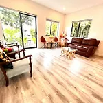 New Town House Room In Green Lane