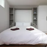 Cosy Tiny Home With Ocean Views