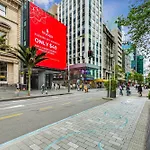 Modern Downtown Apartment In The Heart Of Auckland Cbd Walk Everywhere