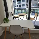 Courtyard View Private Apartment