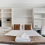 Skyline Studio With Parking, Pool, And Sea Views