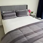 Totara Vale, Free Coffee, Parking And Wifi, Near Glenfield Mall And Highway 18,1