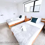Hot Deal! Stunning Modern House In Ellerslie