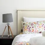 Cozy 2-Bedroom Unit With Private Bath In Torbay