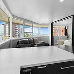 Whitaker Wish- Spacious, City Based Apartment With Carpark