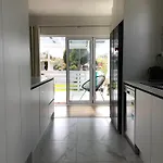 Modern, Recently Renovated, Entirely Private House With Parking