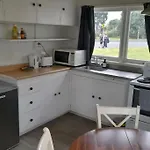 Mt Roskill Center Near Highway 20 2Br Unit
