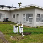 Mt Roskill Center Near Highway 20 2Br Unit