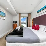Sophisticated Spacious Apt W Stunning Harbour View