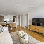 Urban Retreat 2 Bd Apt Wifi Ac Parking