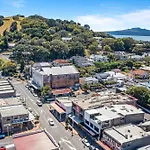 Stay Devonport