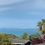 Seaview House In Howick Auckland