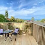 Seaview House In Howick Auckland