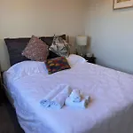 New Greenhithe Cozy Flat