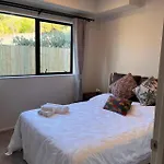 New Greenhithe Cozy Flat