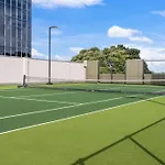 Luxurious Apartment 1Br Free Carpark Gym Pool & Hottub