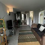 Cozy Home In Remuera