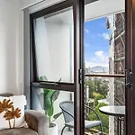 Central 3Br W Balcony Full Kitchen & Amenities