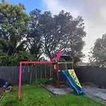 2 Bedroom Self Contained Near Auckland Cbd