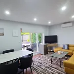 2 Bedroom Self Contained Near Auckland Cbd