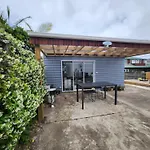2 Bedroom Self Contained Near Auckland Cbd