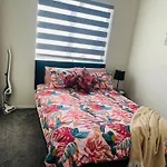 Flat Bush Holiday Apartment