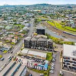 Layard Apartments 523 - West Auckland Apartment