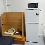 2 Double Beds, 1 Single Bed, 2 Double Sofa Beds In 1 Room, Suite 6, 33 Totara Avenue, New Lynn, Auckland