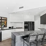 The Luxe Retreat