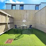 City Gem Greenery Backyard 2Br With Free Parking & Ac