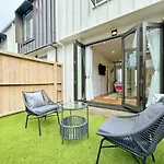 City & Ponsonby Center Side 2 Bdr Townhouse Vs Ac