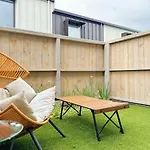 City Haven Retreat - Stylish 2Br Townhouse Vs Ac & Backyard