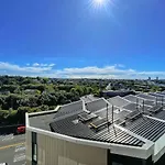 City Lights Getaway - 1Br Studio Central Living