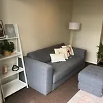 2 Bedroom Apt A Few Steps To Queen St